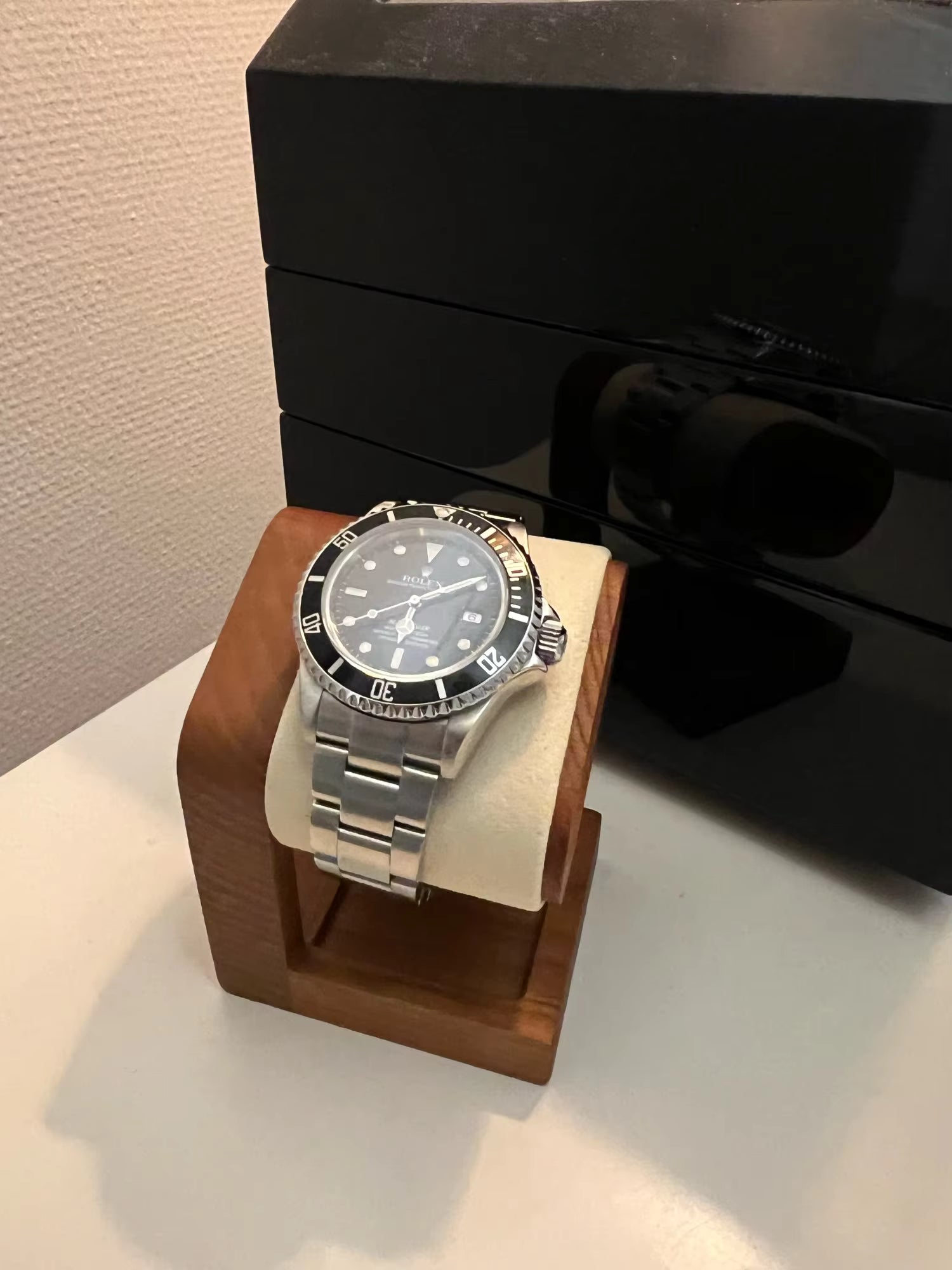 Single Beige Lined Watch Stand with Jewellery Tray